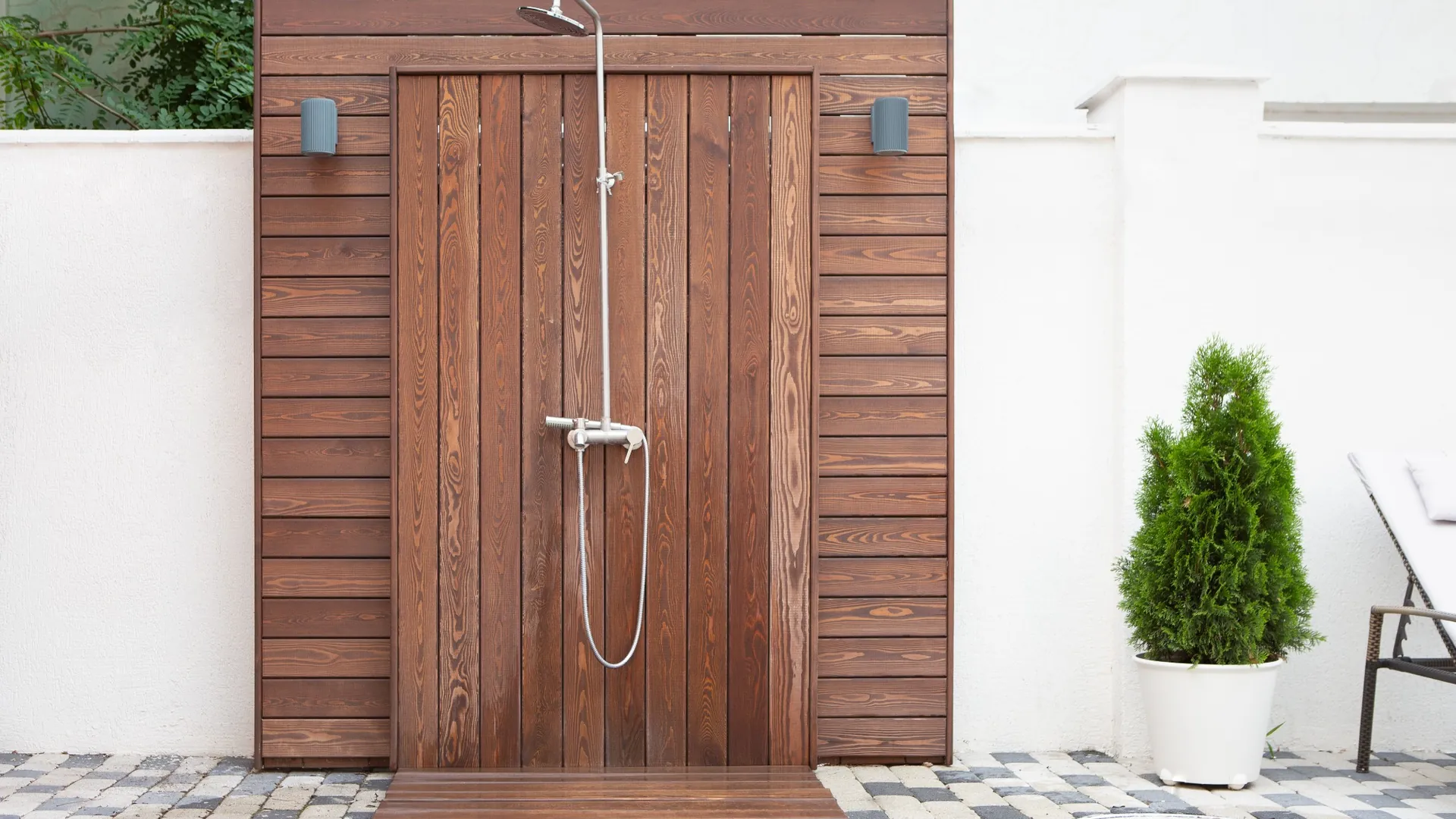 outdoor-shower-sewer-connection_1920x1080