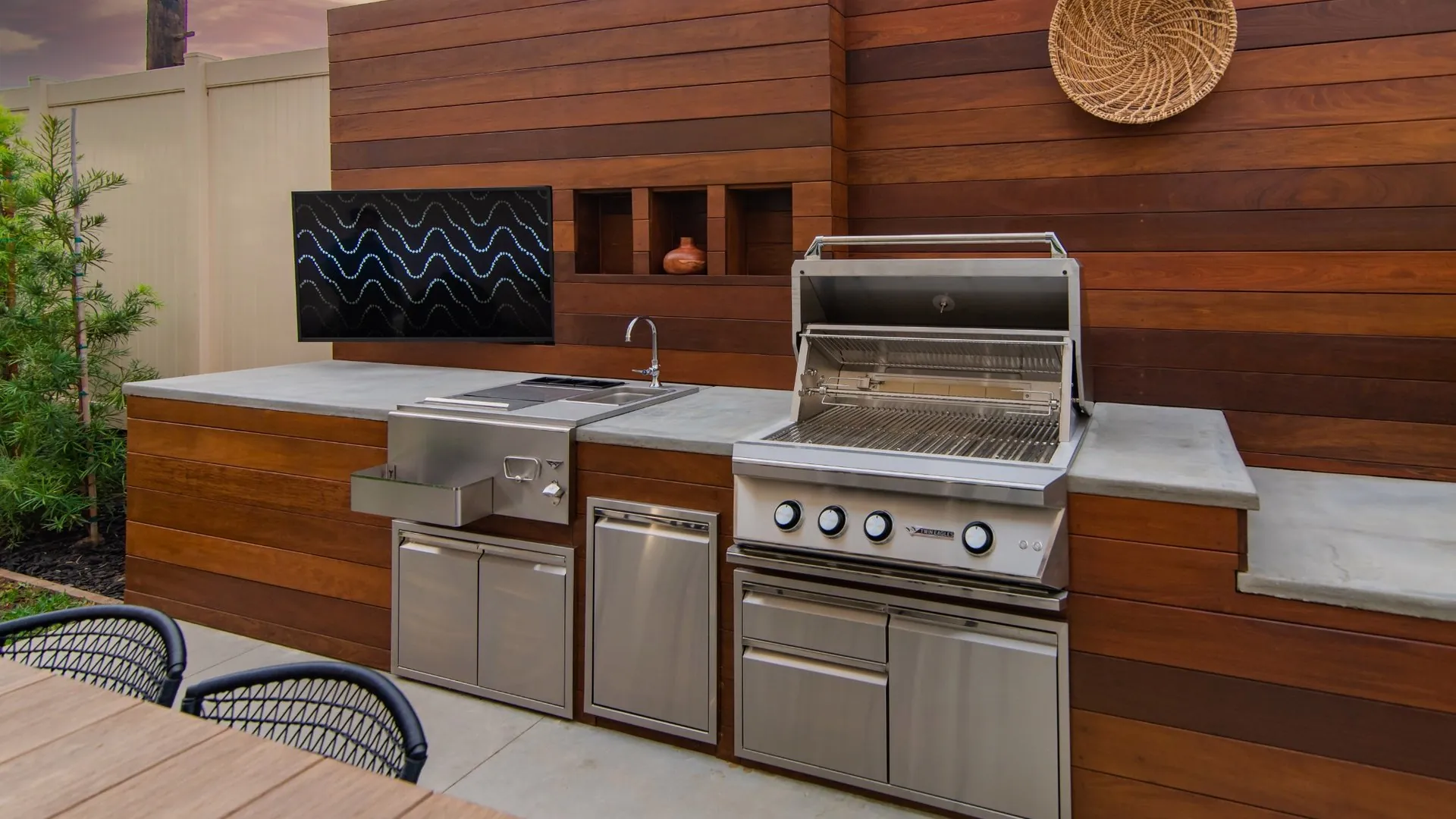 outdoor-tv-electrical-installation._1920x1080